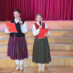 Tautas deju koncertā.