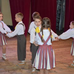 Tautas deju koncertā.