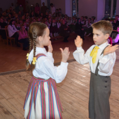 Tautas deju koncertā.