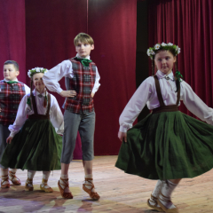 Tautas deju koncertā.