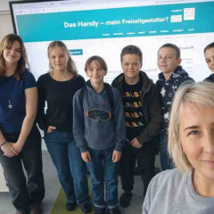 Projektā iesaistītie skolēni un skolotāja.