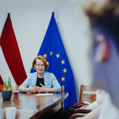 25022026_IZM_tikšanās_ar_skolēnu_pašpārvalžu_konkursa_“Brīvprātīgais_darbs_skolas_un_kopienas_labumam”_uzvarētājiem